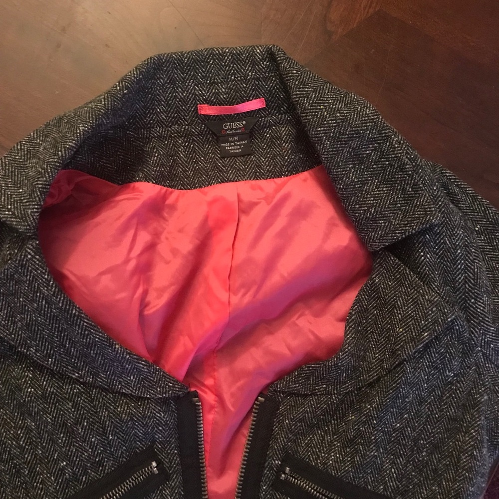 Guess cropped jacket. - Picture 3 of 6